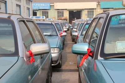 青島出租車確權(quán)改革一年，從24家增至5000家，“的哥的姐”翻身當老板